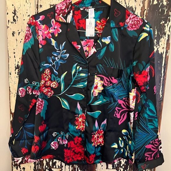 Stars Above women’s NWT floral silky feel pajama top only. Size XS. - Picture 1 of 6